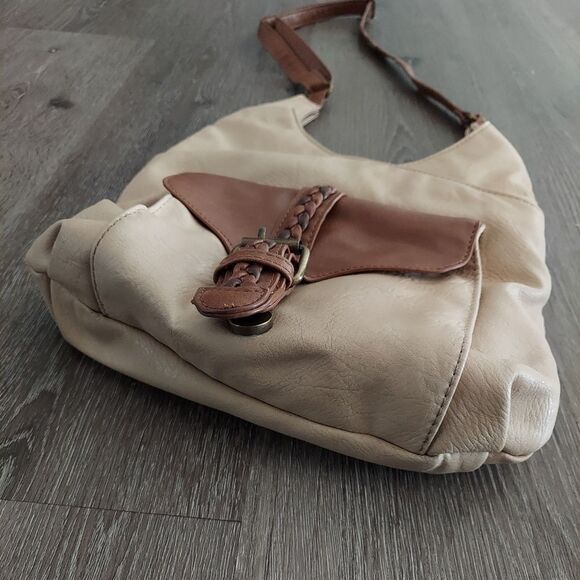 Bueno Cream Leather Boho Crossbody/Shoulder Satchel - Picture 4 of 7